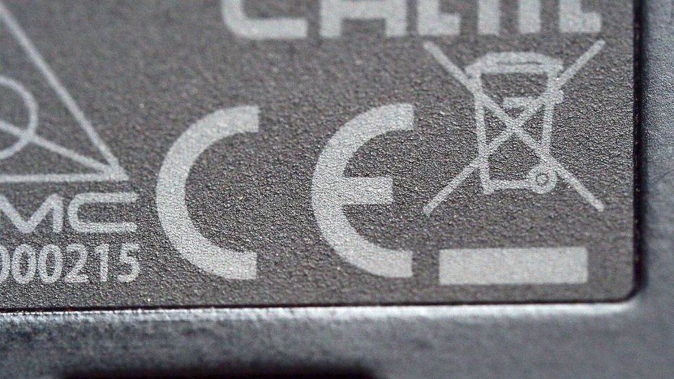 Das CE-Label zeigt Verbrauchern den erhöhten Sicherheitsstandard. Foto: Georg Hilgemann/dpa