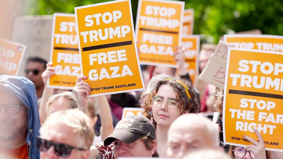 Protestiert wurde vor allem in Aberdeen und Edinburgh Foto: Jane Barlow/PA Wire/dpa