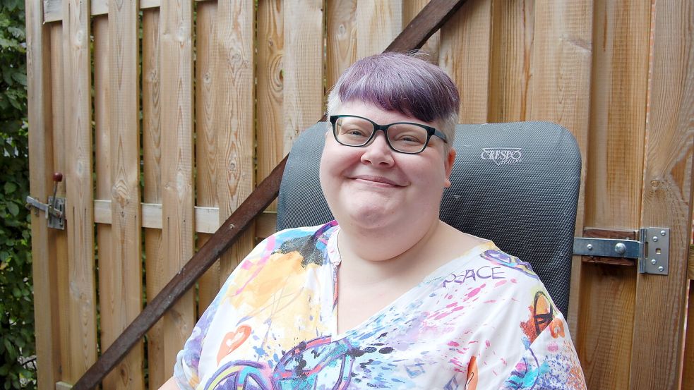 Judith Betten aus Aurich leidet unter dem seltenen Ehlers-Danlos-Syndrom. Foto: Imke Cirksena