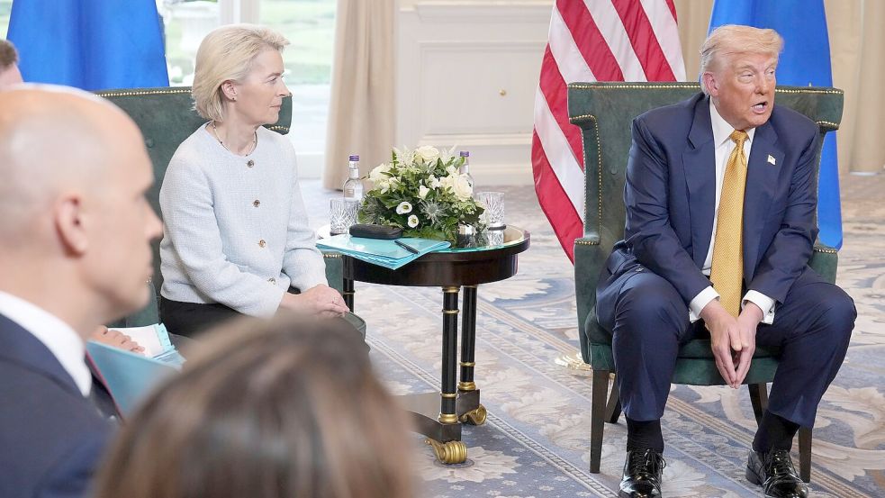 Das Gespräch fand auf dem Gelände von Trumps Golfresort statt. Foto: Jacquelyn Martin/AP/dpa