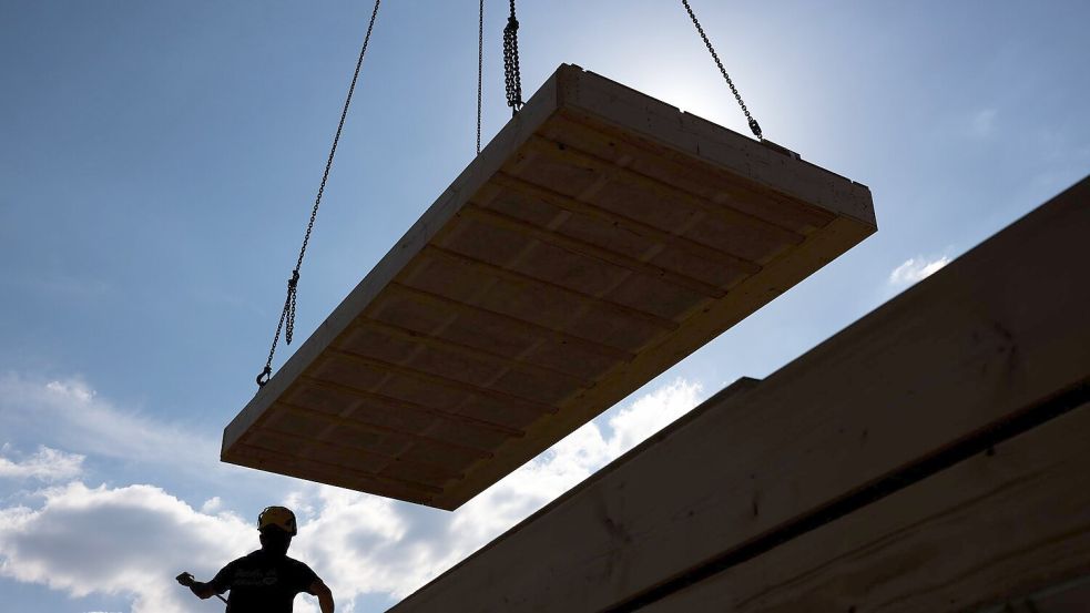 Die Bauflaute hat auch Fertighäuser getroffen. (Archivbild) Foto: Rolf Vennenbernd/dpa