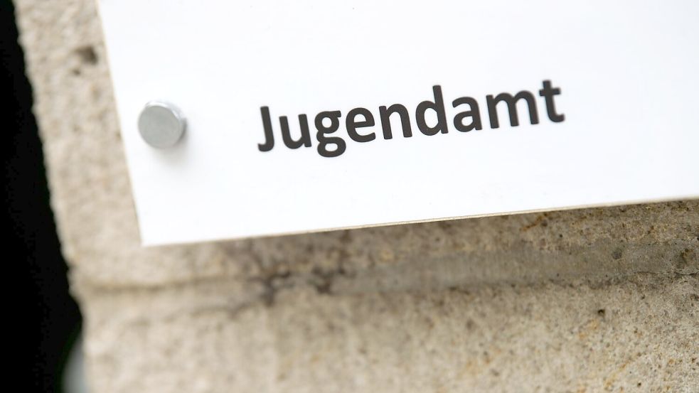 In einer akuten Krisensituation kann das Jugendamt Minderjährige vorübergehend aus der bisherigen Umgebung herausnehmen und an einem sicheren Ort unterbringen. (Archivbild) Foto: Arno Burgi/dpa-Zentralbild/dpa
