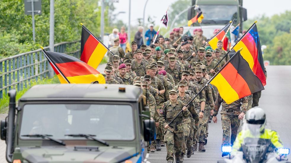 Den Gedenkmarsch gibt es in diesem Jahr zum achten Mal. Foto: Soeren Stache/dpa