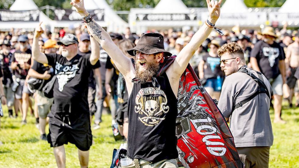 Die Fans können es kaum erwarten. (Archivbild) Foto: Axel Heimken/dpa