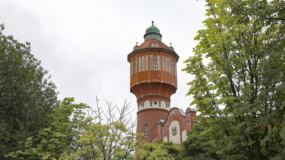 Steht wieder zum Verkauf: der Auricher Wasserturm. Foto: Romuald Banik