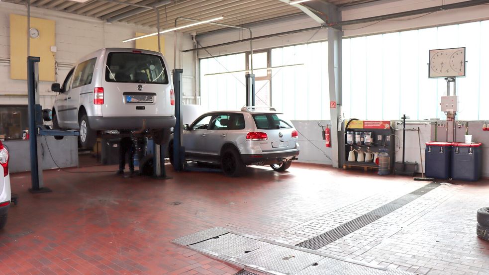 Die moderne Werkstatt verfügt über sechs Hebebühnen.