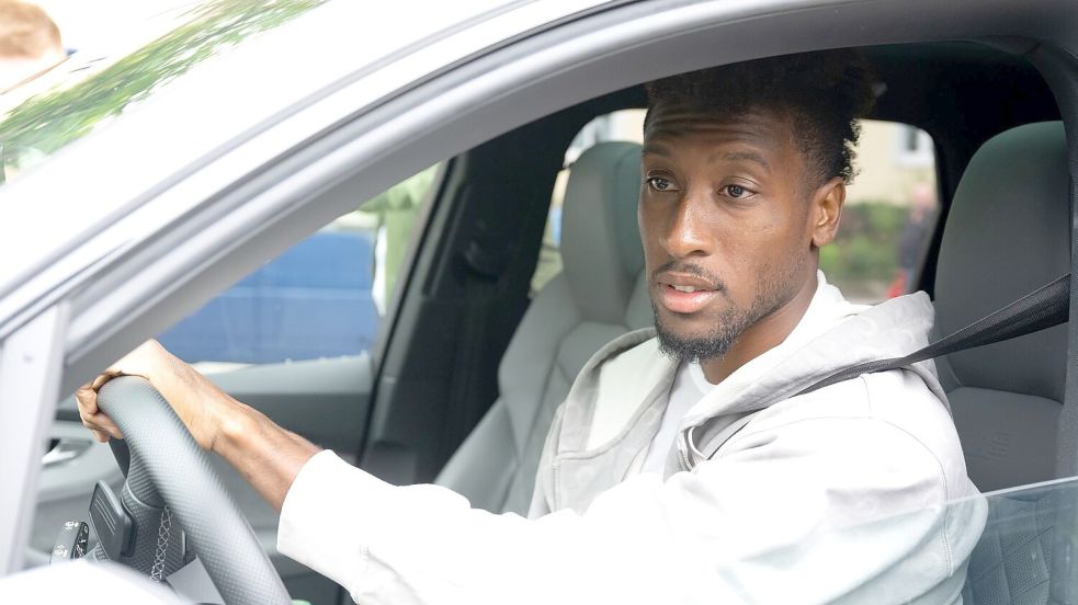 Kingsley Coman kommt zur Untersuchung vor dem Trainingsstart. Foto: Sven Hoppe/dpa