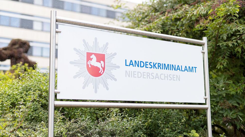Beim LKA Niedersachsen liefen die Ermittlungen für Deutschland zusammen. Foto: Michael Matthey/dpa