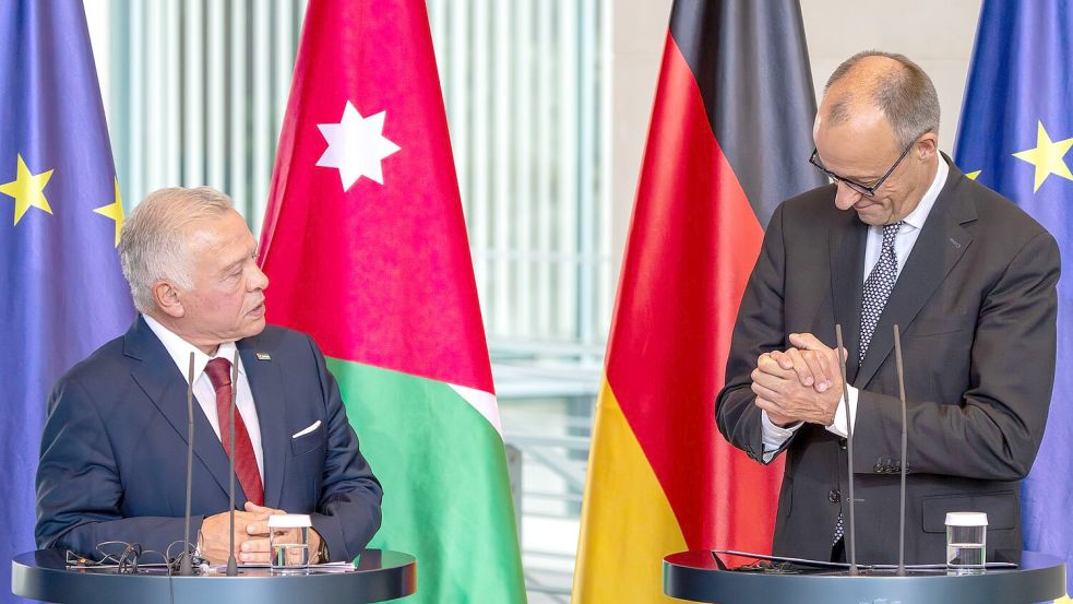Die Bundeswehr hat nach Angaben von Kanzler Friedrich Merz zwei Transportflugzeuge nach Jordanien geschickt, die dann Hilfsgüter über dem Gazastreifen abwerfen sollen Foto: Soeren Stache/dpa