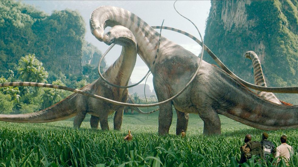 In der wilden Natur im Süden von Thailand konnten die Dinosaurier aus „Jurassic World: Die Wiedergeburt“ perfekt in Szene gesetzt werden. Foto: -/Universal Studios/dpa