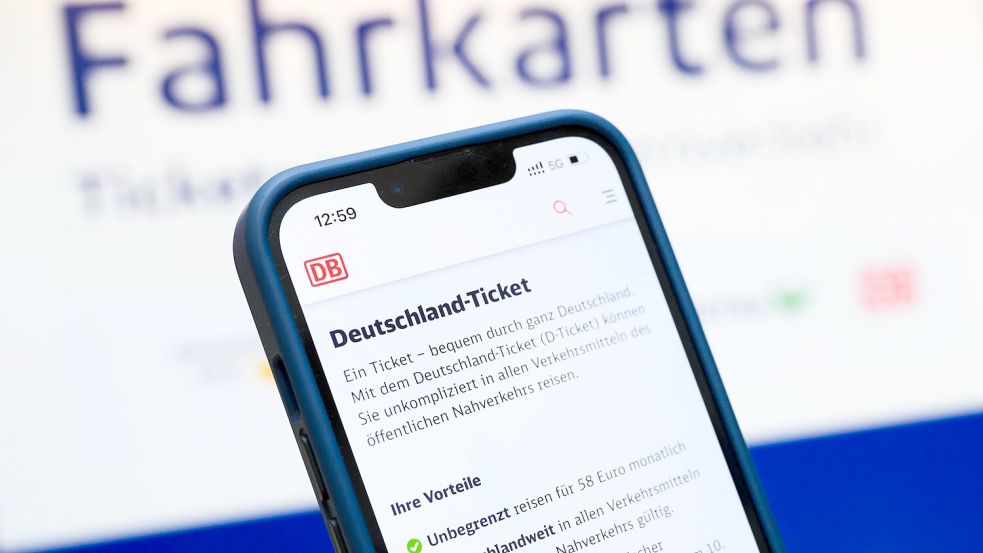 Wie lange kostet es noch 58 Euro? Das Deutschlandticket für den öffentlichen Nahverkehr. Foto: Julian Stratenschulte