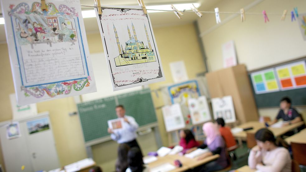 Islamischen Religionsunterricht gibt es in Niedersachsens bereits. Foto: dpa/ Rolf Vennenbernd