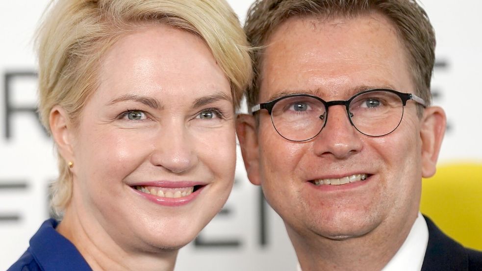 Seit 25 Jahren verheiratet: Schwesig und ihr Ehemann Stefan. (Archivbild) Foto: Marcus Brandt/dpa