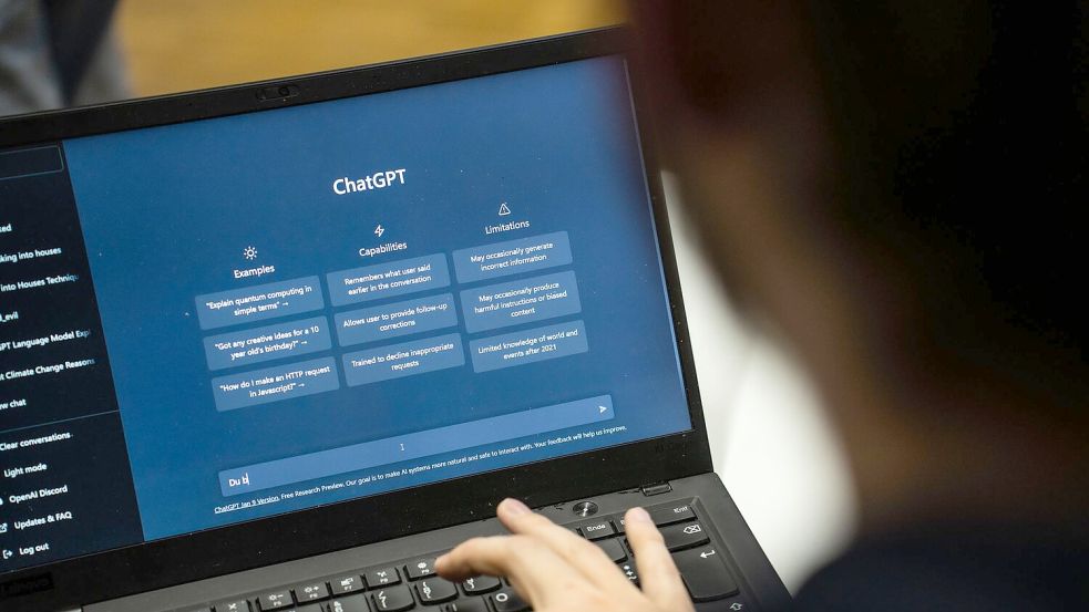 Bei Verstößen gegen die neuen Regeln drohen Anbietern Geldstrafen von bis zu 15 Millionen Euro oder drei Prozent des gesamten weltweiten Jahresumsatzes. (Symbolbild) Foto: Frank Rumpenhorst/dpa