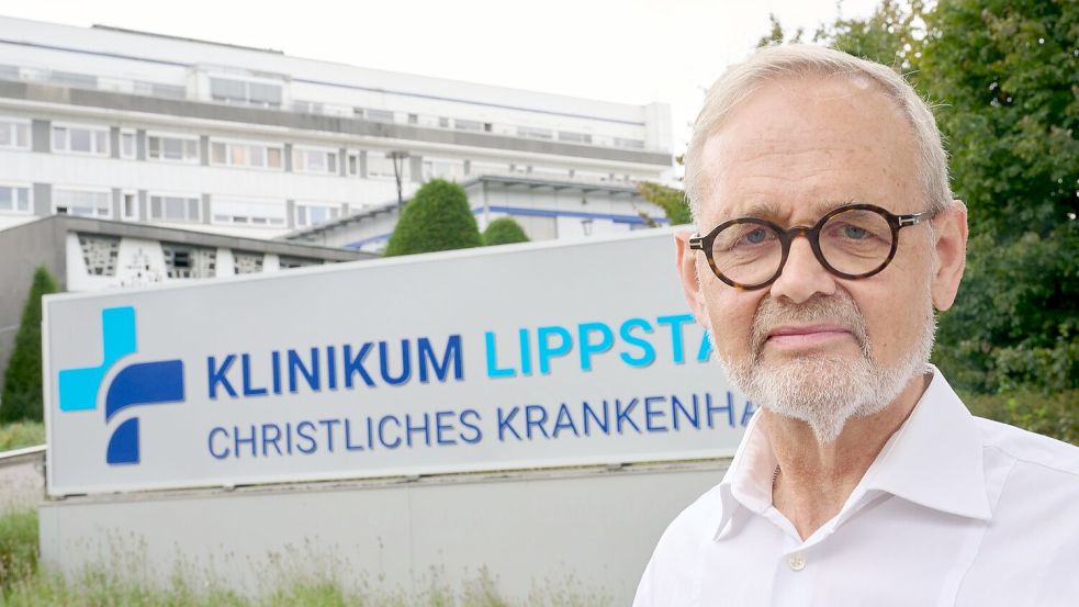 Der langjährige Chefarzt wehrt sich mit einer Klage. Foto: Bernd Thissen/dpa