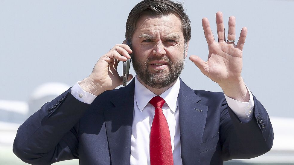 US-Vizepräsident J. D. Vance – laut einer Webseite hört er beim Kochen die Backstreet Boys. Foto: dpa/Reuters Pool via AP