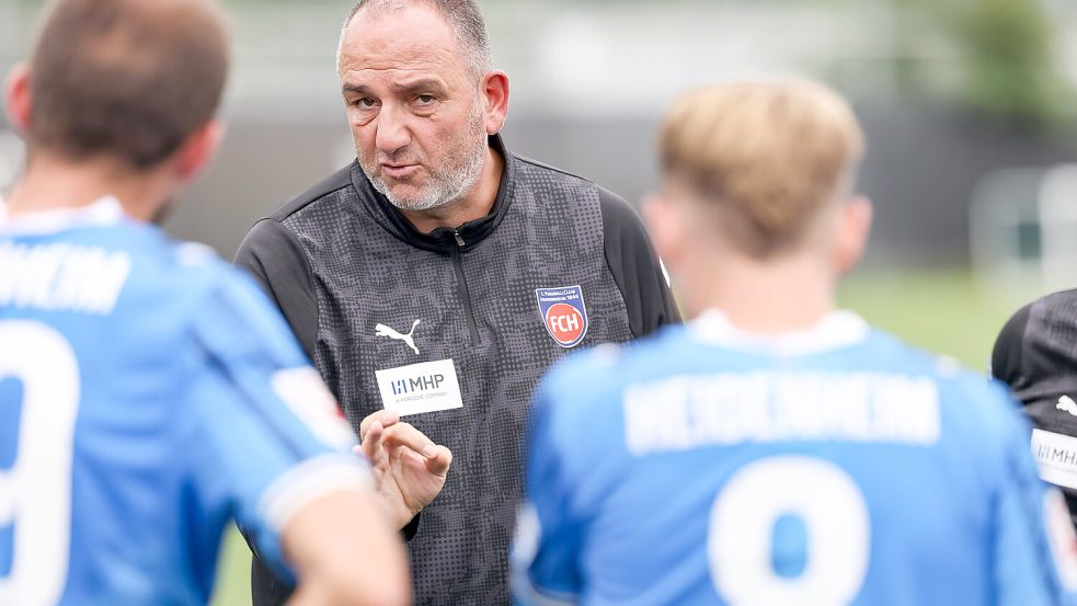 Institution beim 1. FC Heidenheim: Trainer Frank Schmidt. Foto: imago/Stefan Bösl