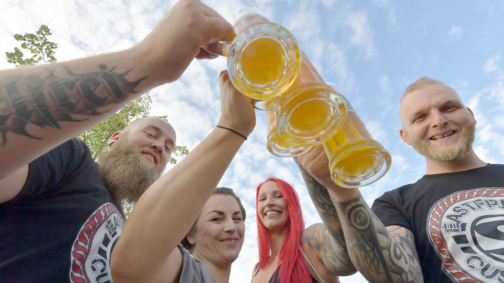 Am Freitag und Samstag gibt es auf dem Georgswall viel Bier. Foto: Klaus Ortgies/Archiv