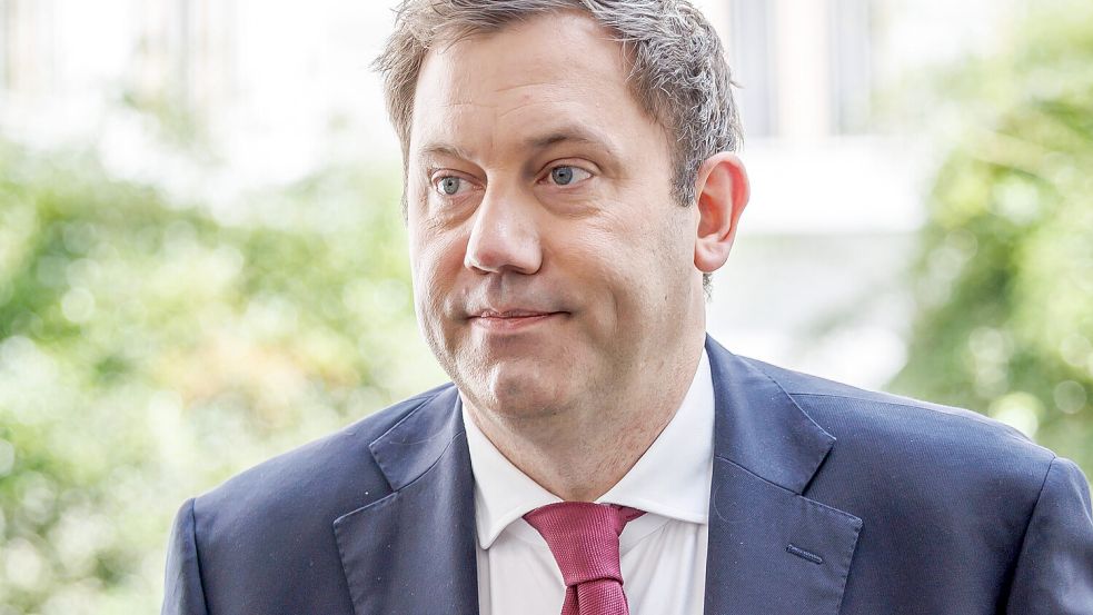 In seinem Haushalt klafft eine Lücke von 172 Milliarden Euro bis 2029: Finanzminister, Vizekanzler und SPD-Chef Lars Klingbeil Foto: IMAGO/Andreas Gora