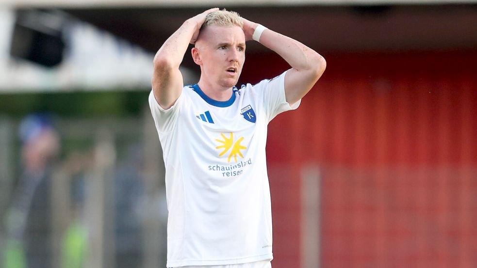 Trotz vieler Bemühungen reichte es für Kickers nicht zu einem Punkt in Drochtersen. Auch Tobias Steffen war die Enttäuschung anzusehen. Foto: Doden/Emden