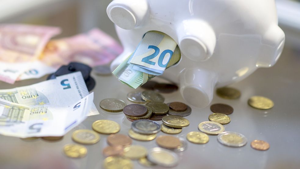 Die Landesregierung hat Geld aus dem letzten Jahr übrig - 600 Millionen Euro sollen nun an die Kommunen gehen. Foto: dpa/Hendrik Schmidt
