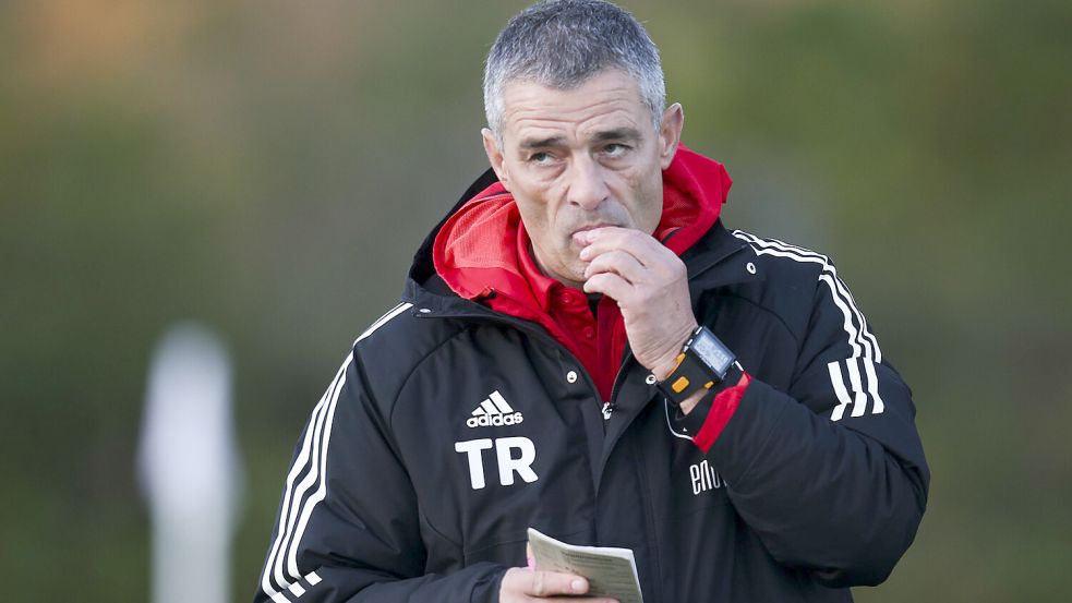 Bundes Trainer Frank Winkler hat sich im Spiel gegen den SV Wallinghausen ein Chancenplus für sein Team notiert. Archivfoto: Jens Doden, Emden