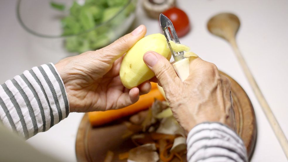 Als gesund gelten täglich fünf Portionen Obst und Gemüse (Archivbild). Foto: Karl-Josef Hildenbrand/dpa