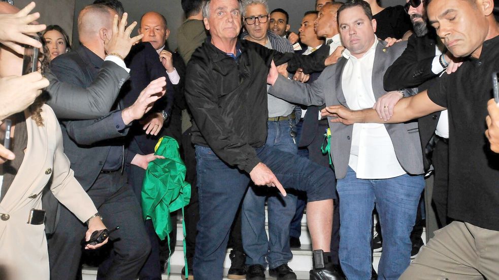 Ex-Präsident Jair Bolsonaro steht unter strengen Auflagen und muss eine Fußfessel tragen. (Archivbild) Foto: Minervino Junior/Correio Brazilienze - D.A Press/dpa