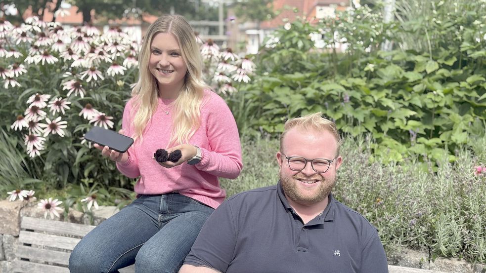 Das Herz von Lena Reiners und Hannes Langer schlägt für die Blumenstadt Wiesmoor. Foto: Deike Terhorst