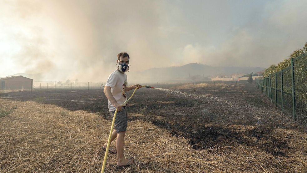 Das Feuer in Südfrankreich breitete sich rapide aus. Foto: Idriss Bigou-Gilles/AFP/dpa