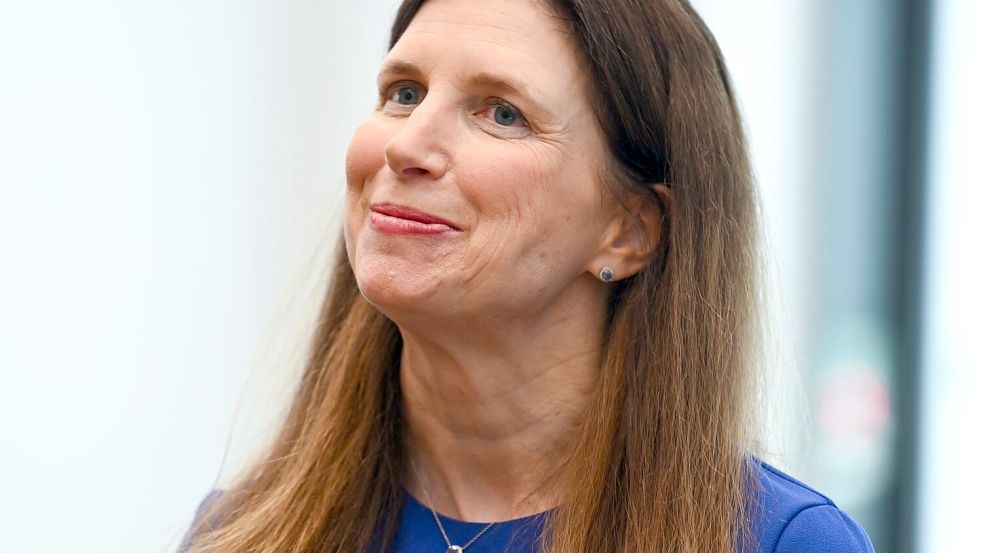 Commerzbank-Chefin Bettina Orlopp wehrt sich gegen die Begehrlichkeiten aus Mailand (Archivbild) Foto: Arne Dedert/dpa