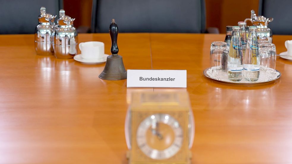 Merz leitete die Sitzung trotz Urlaubszeit. Foto: Soeren Stache/dpa