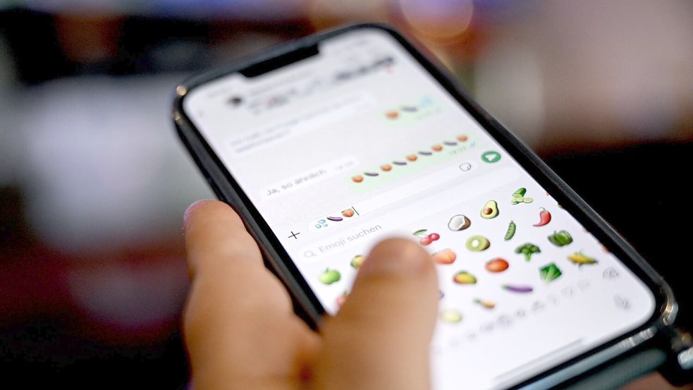 Im Chat werden die Aubergine oder der Pfirsich gelegentlich anzüglich verwendet. (Symbolbild) Foto: Britta Pedersen/dpa