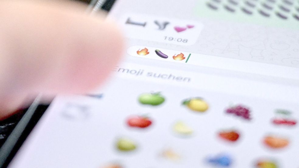 Aus Sicht der Erotikmesse hat sich die Aubergine als doppeldeutiges Emoji schon etabliert. (Symbolbild) Foto: Britta Pedersen/dpa