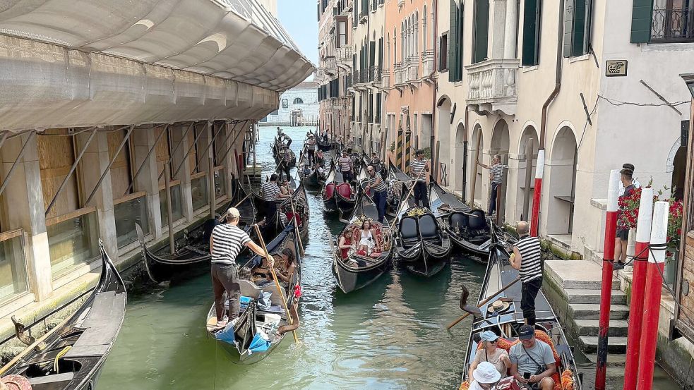 Venedig machte wegen seiner Eintrittsgebühr Schlagzeilen - die Touristen hielt das jedoch nicht ab. (Archivbild) Foto: Christoph Sator/dpa