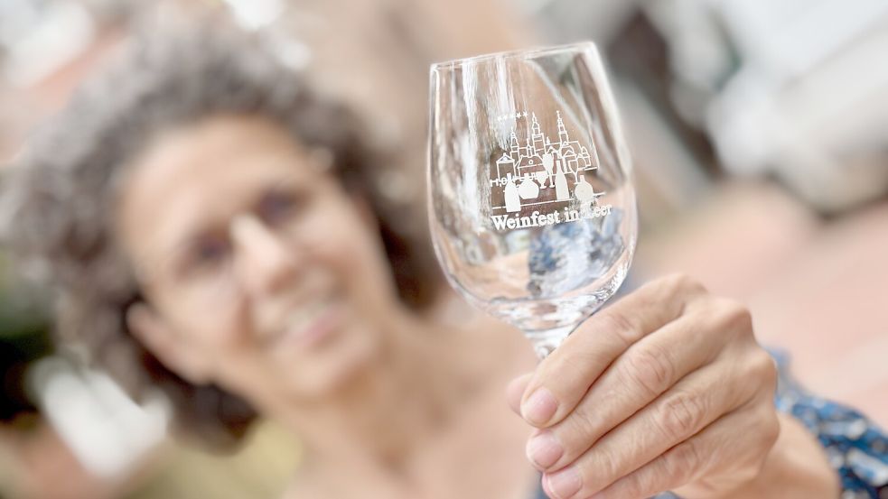 Bereits zum 24. Mal ist in Leer Weinfestzeit. Foto: Klaus Ortgies