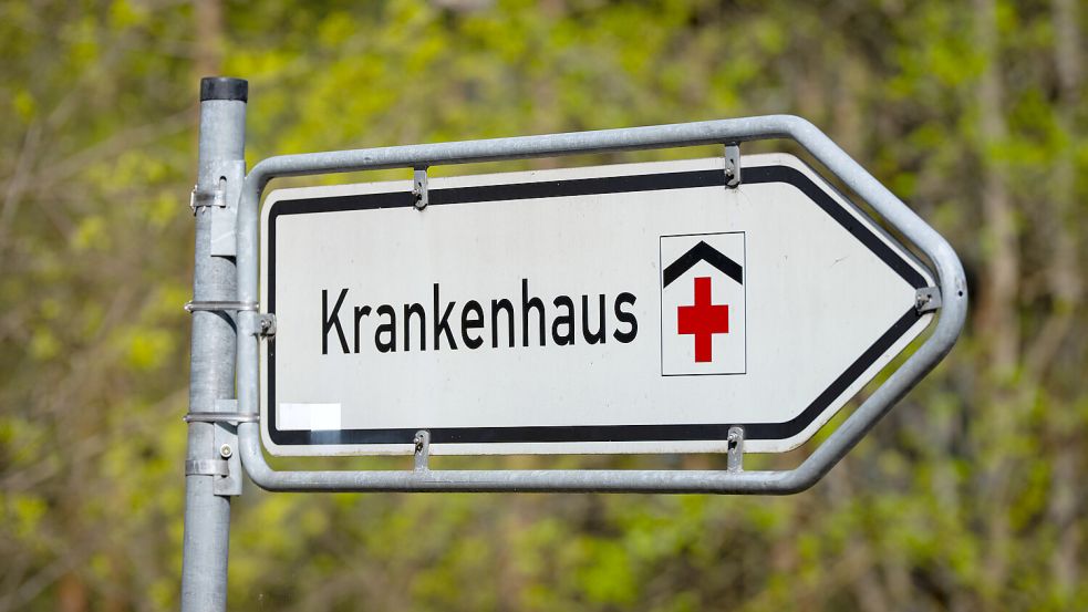 Nach Bekanntwerden zweier Fälle mutmaßlicher Fehldiagnosen mit Todesfolgen im Emder Klinikum haben sich einige Leserinnen und Leser bei der Redaktion gemeldet. Symbolfoto: Soeren Stache/dpa