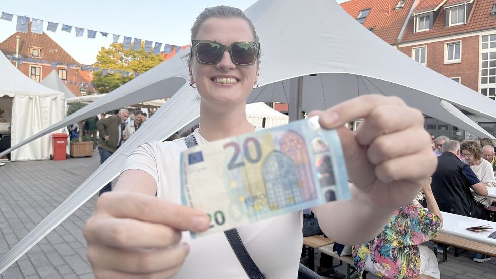 Redakteurin Hannah Weiden hat getestet, wie weit sie sich für 20 Euro bei „Emden á la carte“ durchfuttern kann. Foto: Mona Hanssen