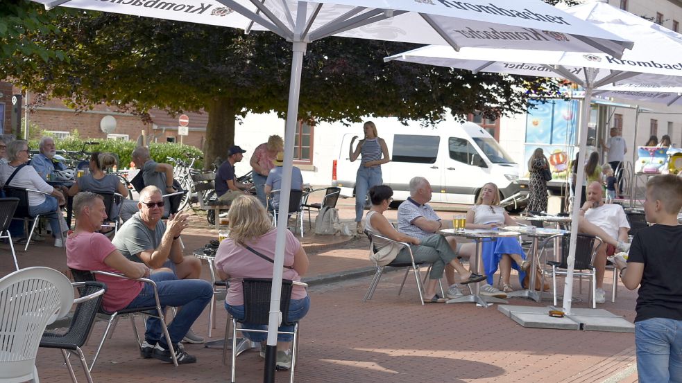 Zeit für eine Verschnaufpause beim Müggenmarkt in Jemgum. Foto: Vivien Buntjer