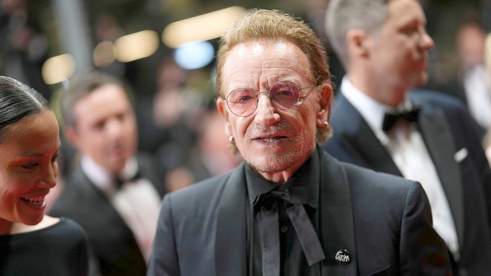 Bono engagiert sich seit Jahrzehnten politisch und humanitär. (Archivbild) Foto: Lewis Joly/Invision/AP/dpa