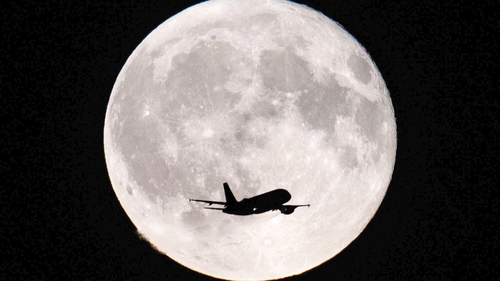 Von deutschen Flughäfen starten immer noch weniger Jets als vor Corona. Foto: Boris Roessler/dpa