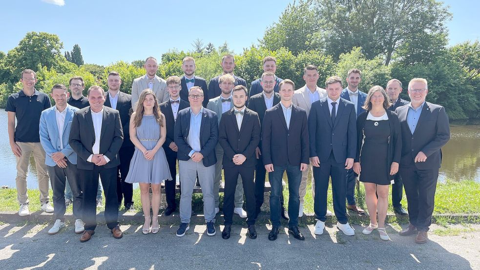 Die Absolventen der Fachschule Maschinentechnik freuen sich über ihren Erfolg. Foto: privat