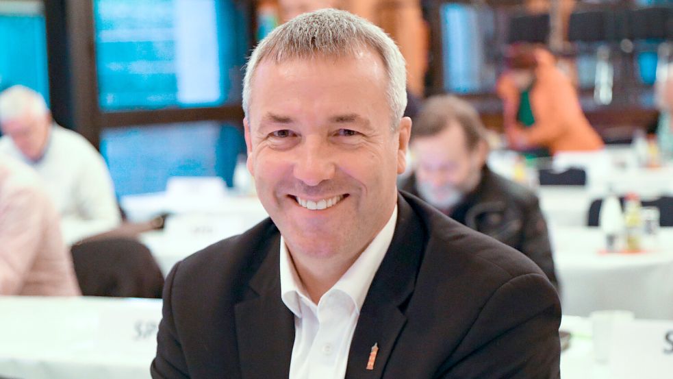Johann Saathoff bei einer Sitzung des Auricher Kreistags in der Stadthalle. Foto: Romuald Banik