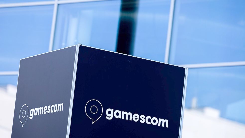 Das Gamescom-Logo vor den Kölner Messehallen - nächste Woche werden wieder Hunderttausende zu der Messe kommen. Foto: Rolf Vennenbernd/dpa