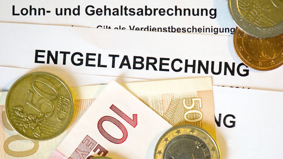 Selbst wer nur Mindestlohn verdient, hat einer Studie zufolge bei einem Vollzeitjob mehr Geld als im Bürgergeld. (Symbolbild) Foto: Arno Burgi/dpa-Zentralbild/dpa