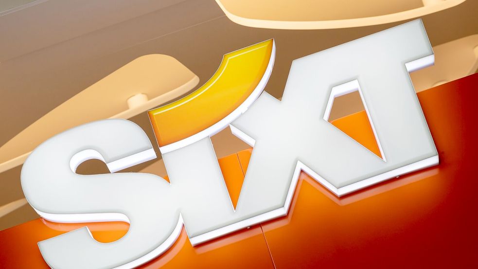Sixt hat seinen Gewinn massiv gesteigert. (Archivbild) Foto: Peter Kneffel/dpa