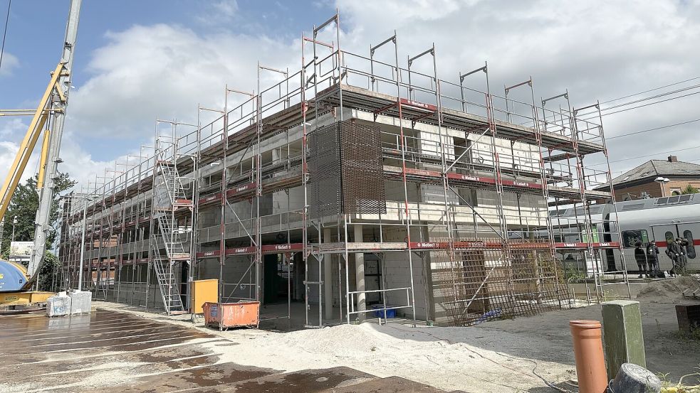 Die Fahrradstation am Leeraner Bahnhof wird gerade gebaut. Foto: Stadt Leer