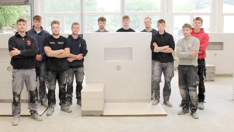 Sie sind jetzt Gesellen (von links): Leon Tom Suden, Malte Osterkamp, Tobias Heyen, Neels Ennen, Marvin Fischer, Jan Rieken, Ralf Murra, Luca Moser, Nikita Ignatov und Lennard Schwarz. Foto: privat