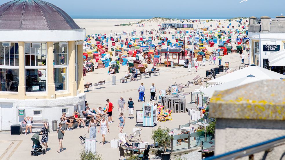 Die Abwechslung auf Borkum hat es den Hartmanns angetan. Foto: Hauke-Christian Dittrich/dpa/Archiv