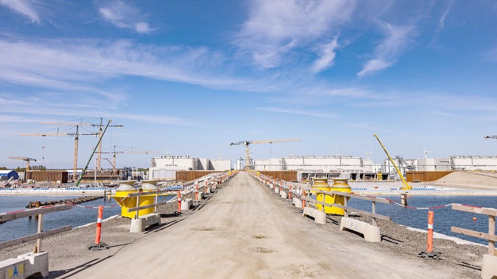 Baustelle für den Fehmarnbelt-Tunnel im dänischen Rødby: Die Fertigstellung des Milliardenbauwerks droht sich zu verzögern. Foto: Axel Heimken